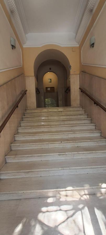 Ragusa Bis Рим Екстериор снимка